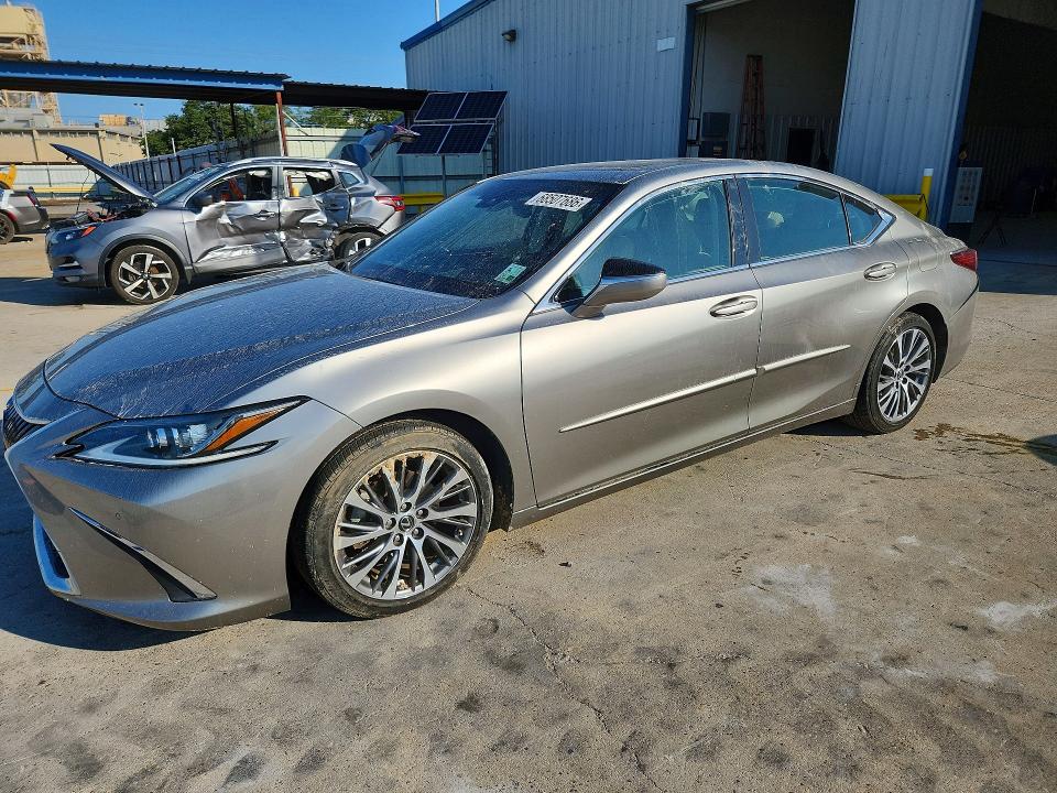 Снимка 1 от търг – 2019 LEXUS ES с VIN 58ABZ1B11KU031364