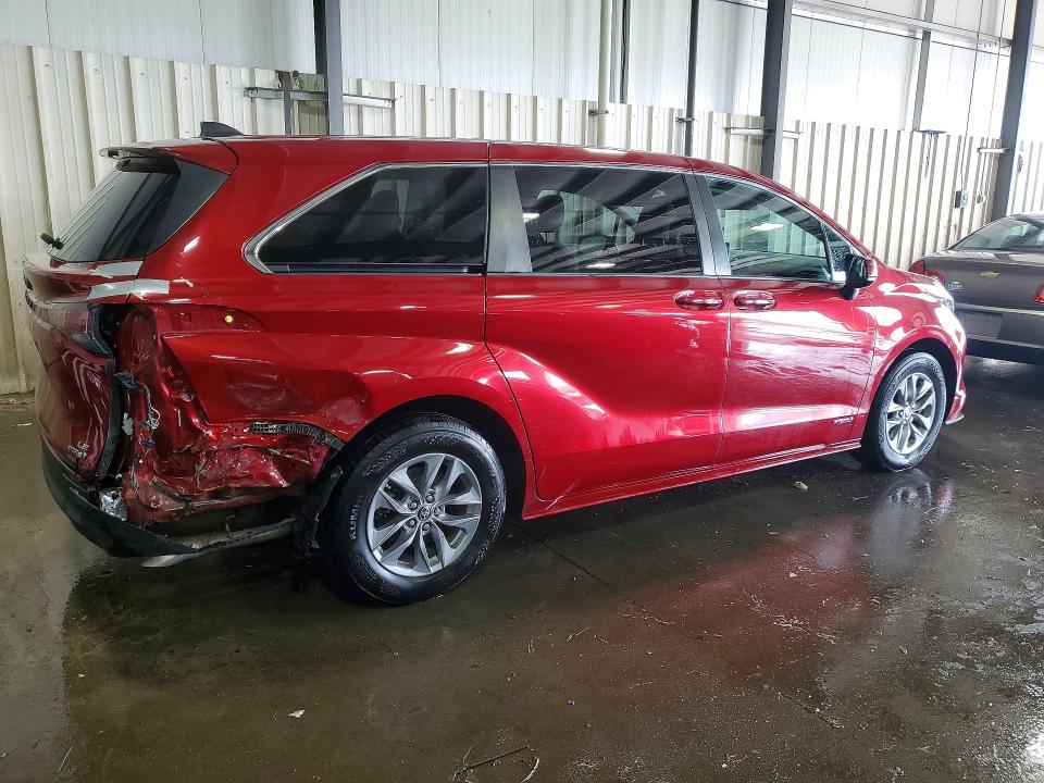 Foto 3 de la subasta – 2021 TOYOTA SIENNA con VIN 5TDKRKEC2MS043884