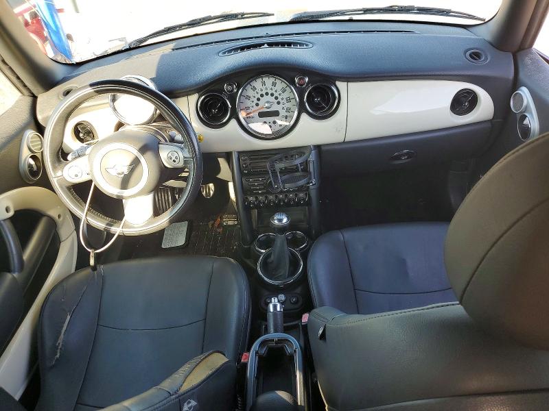 Photo 8 from auction – 2007 MINI COOPER with VIN WMWRH33527TJ44339