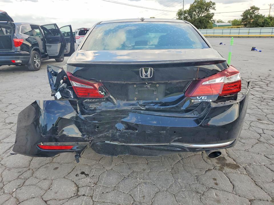 Photo 6 from auction – 2016 HONDA ACCORD with VIN 1HGCR3F92GA011050