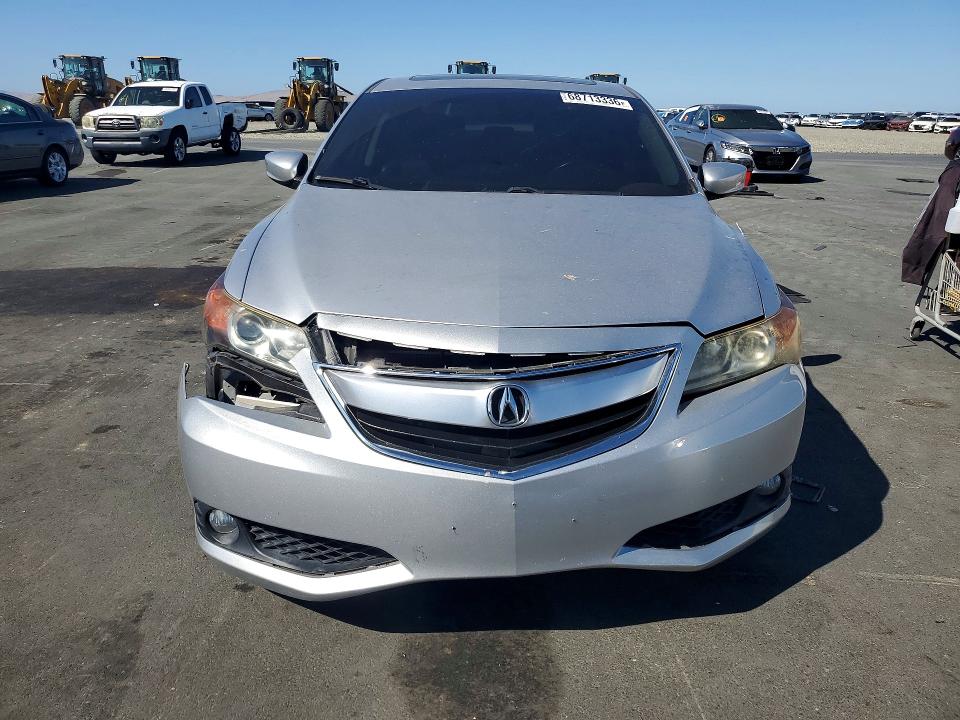 Zdjęcie 5 z aukcji – 2013 ACURA ILX z VIN 19VDE1F53DE002682