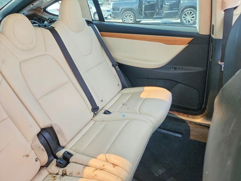 Photo 10 from auction – 2019 TESLA MODEL X with VIN 5YJXCAE25KF181347