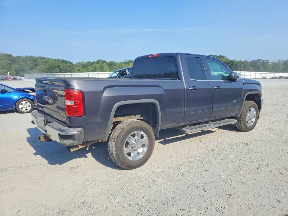 Снимка 3 от търг – 2015 GMC SIERRA с VIN 1GT22YEGXFZ558319
