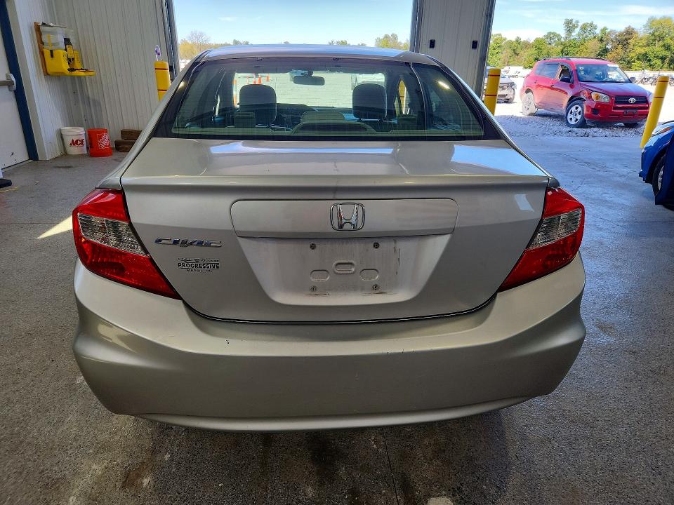 Photo 6 from auction – 2012 HONDA CIVIC with VIN 19XFB2F56CE058323