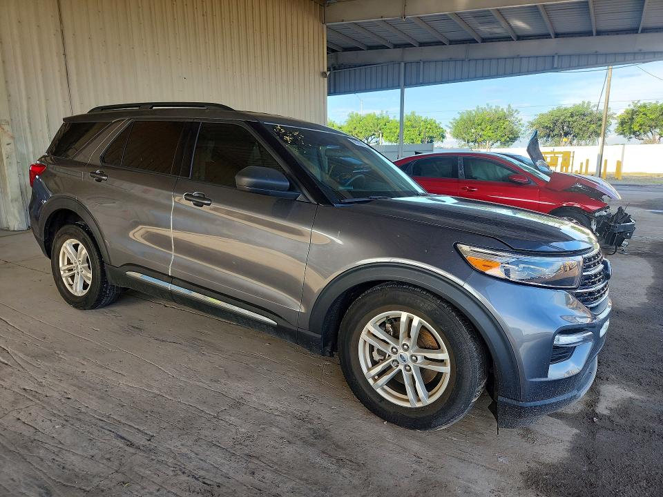 Фото 4 с аукциона – 2022 FORD EXPLORER с VIN 1FMSK7DH3NGB98823