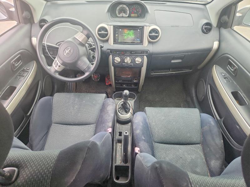 Снимка 8 от търг – 2006 SCION XA с VIN JTKKT624460154134