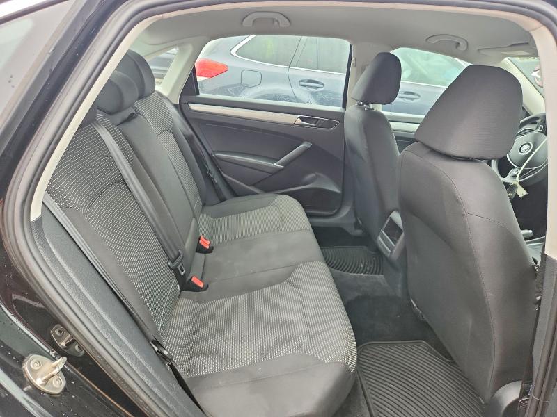 Photo 10 from auction – 2016 VOLKSWAGEN PASSAT with VIN 1VWAT7A31GC026951