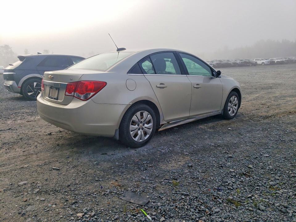 Снимка 3 от търг – 2016 CHEVROLET CRUZE LIMITED с VIN 1G1PE5SB0G7153533