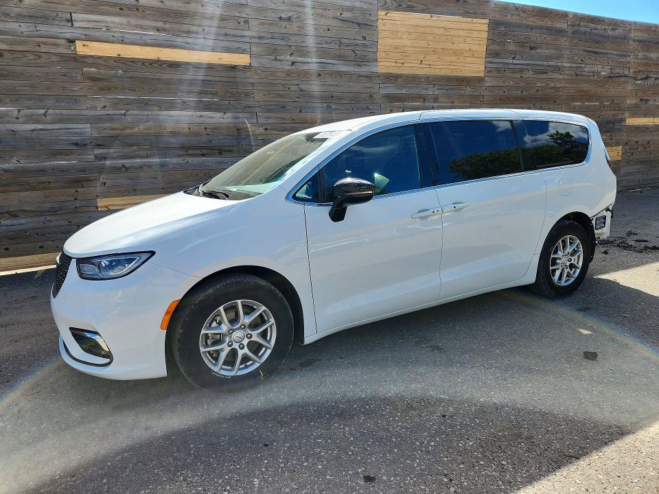 CHRYSLER PACIFICA 2026 with VIN 2C4RC1BG3TR212786 - Photo from auction