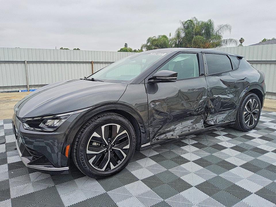 KIA EV6 2023 z numerem VIN KNDC34LA4P5602431 - Zdjęcie z aukcji