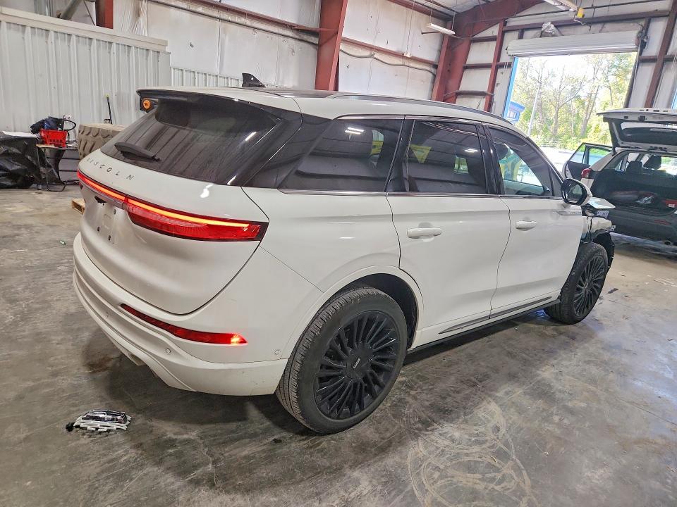 Photo 3 from auction – 2021 LINCOLN CORSAIR with VIN 5LMCJ2D98MUL00360