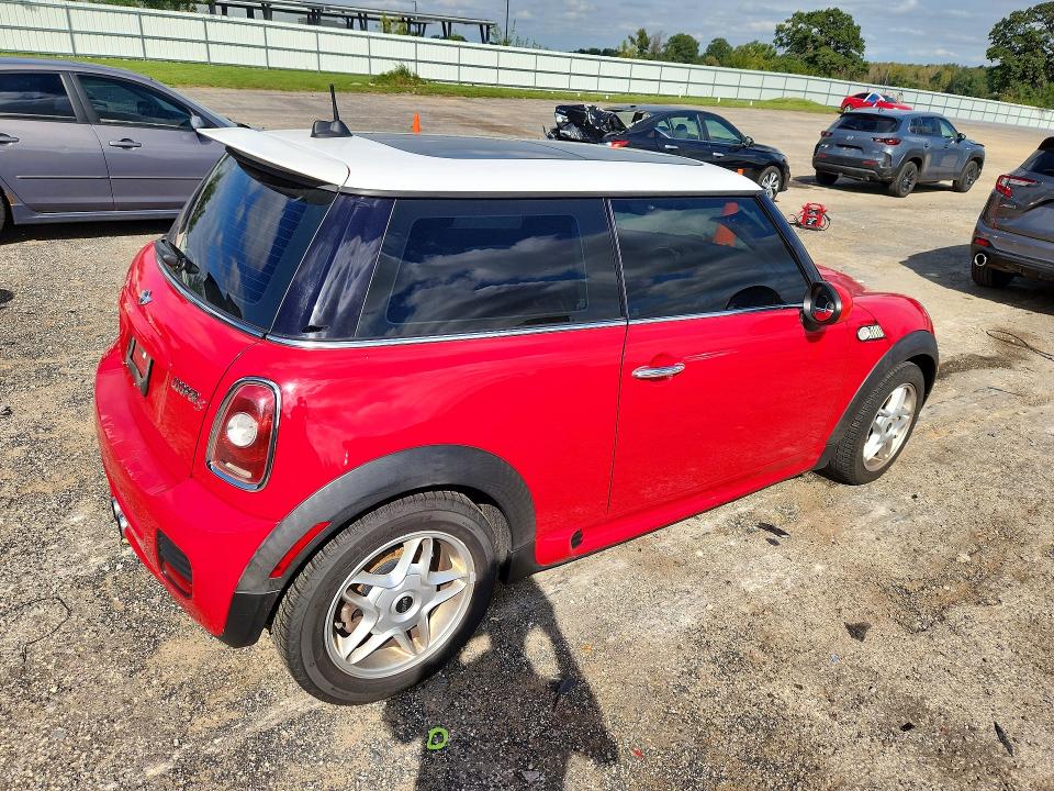 Photo 3 from auction – 2008 MINI COOPER with VIN WMWMF73518TT88802