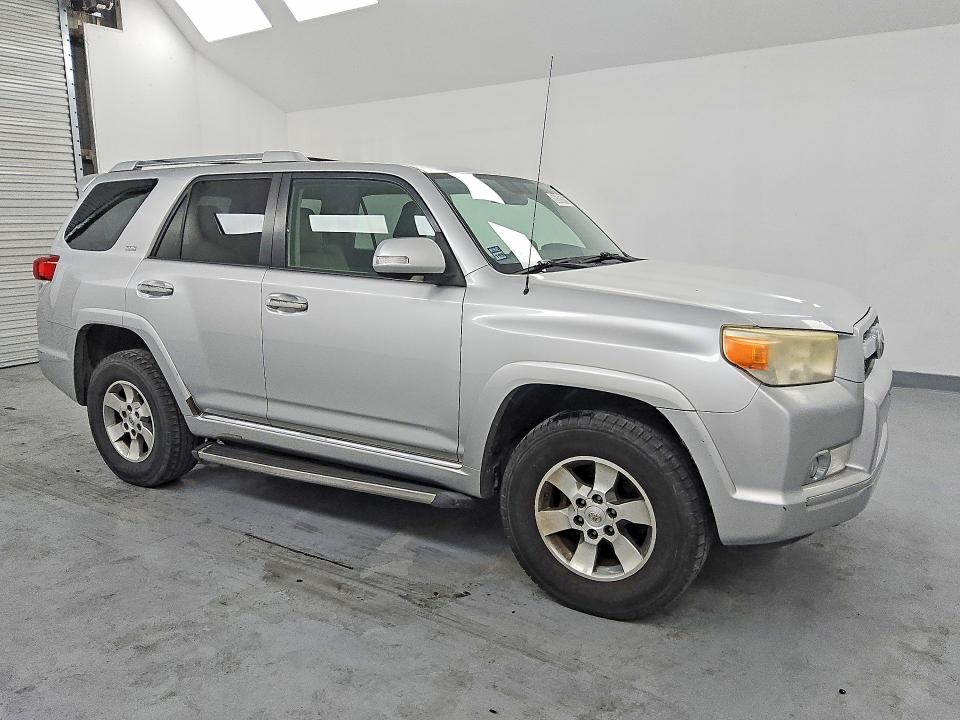 Photo 4 from auction – 2011 TOYOTA 4RUNNER with VIN JTEZU5JR9B5025597