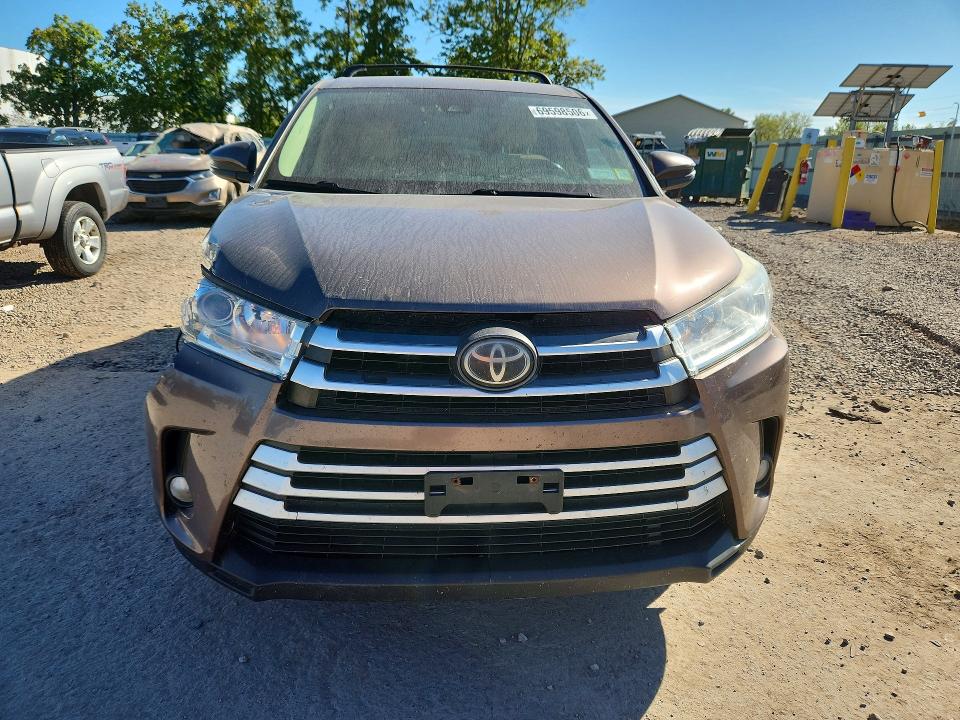 Photo 5 from auction – 2018 TOYOTA HIGHLANDER with VIN 5TDBZRFH5JS495245
