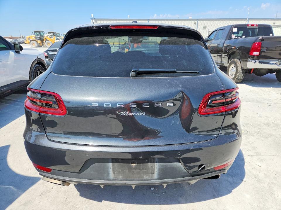Photo 6 from auction – 2018 PORSCHE MACAN with VIN WP1AA2A56JLB14221
