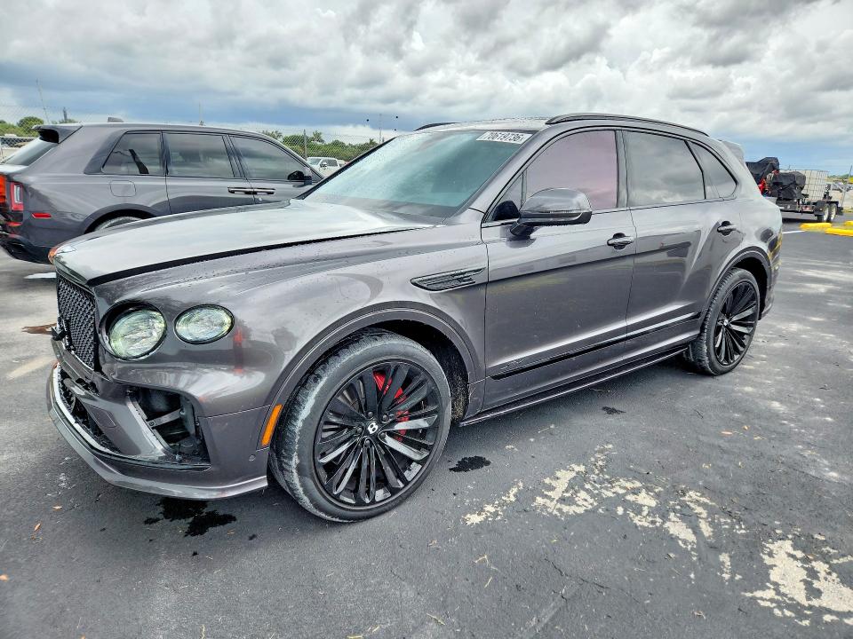 BENTLEY BENTAYGA 2022 z numerem VIN SJAAR2ZV0NC015335 - Zdjęcie z aukcji
