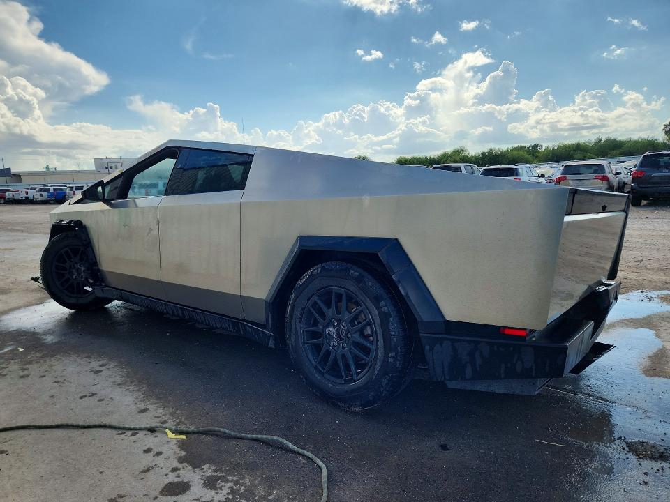 Zdjęcie 2 z aukcji – 2026 TESLA CYBERTRUCK z VIN 7G2CEHED6TA083149