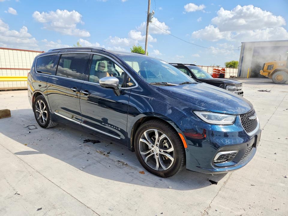 Photo 4 from auction – 2023 CHRYSLER PACIFICA with VIN 2C4RC1PG7PR501040