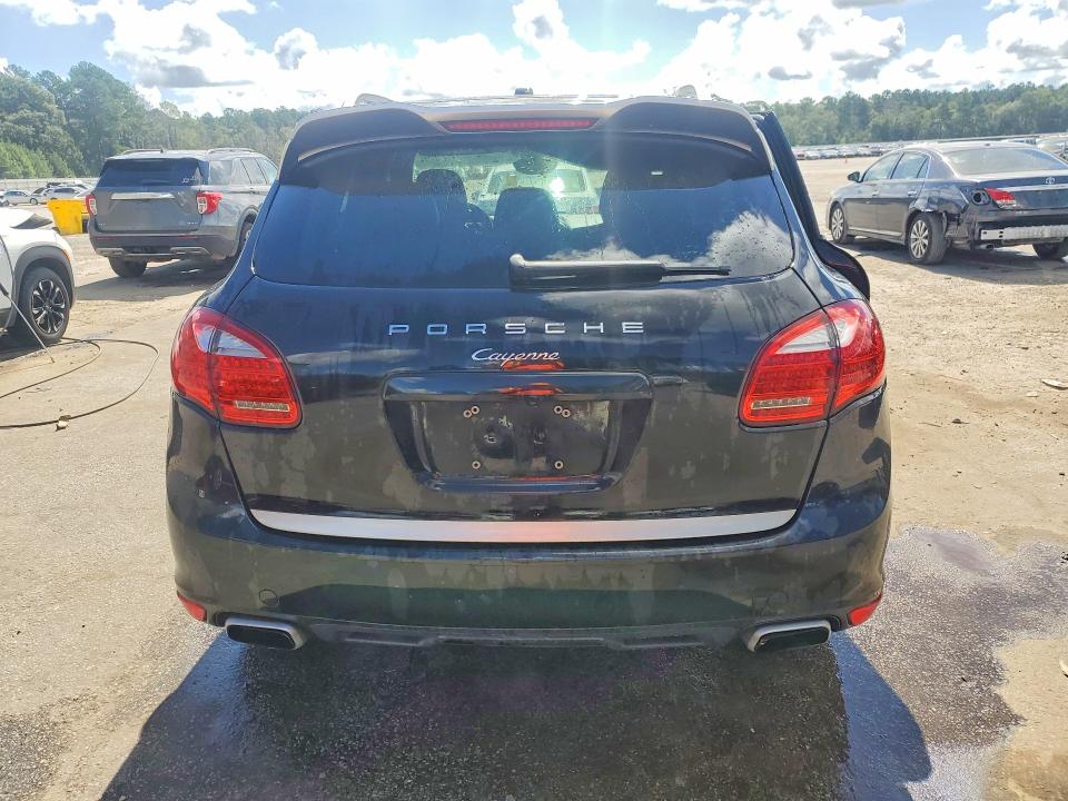 Photo 6 from auction – 2014 PORSCHE CAYENNE with VIN WP1AA2A25ELA96029