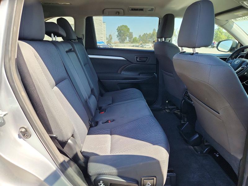 Photo 10 from auction – 2015 TOYOTA HIGHLANDER with VIN 5TDZARFH2FS013893