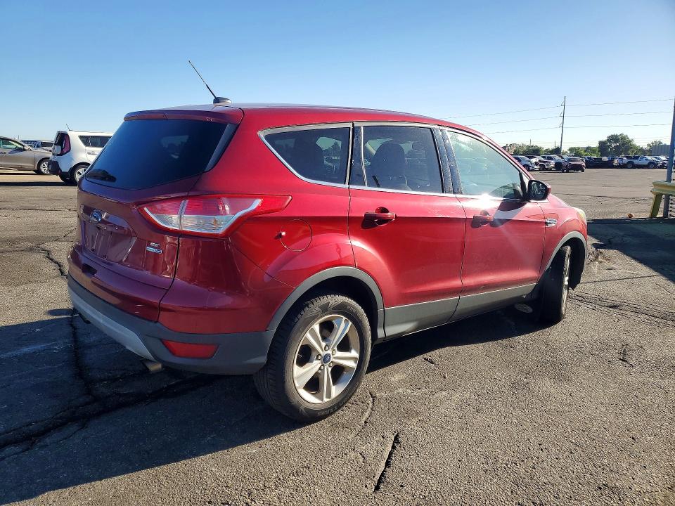 Photo 3 from auction – 2016 FORD ESCAPE with VIN 1FMCU9GX5GUA57608