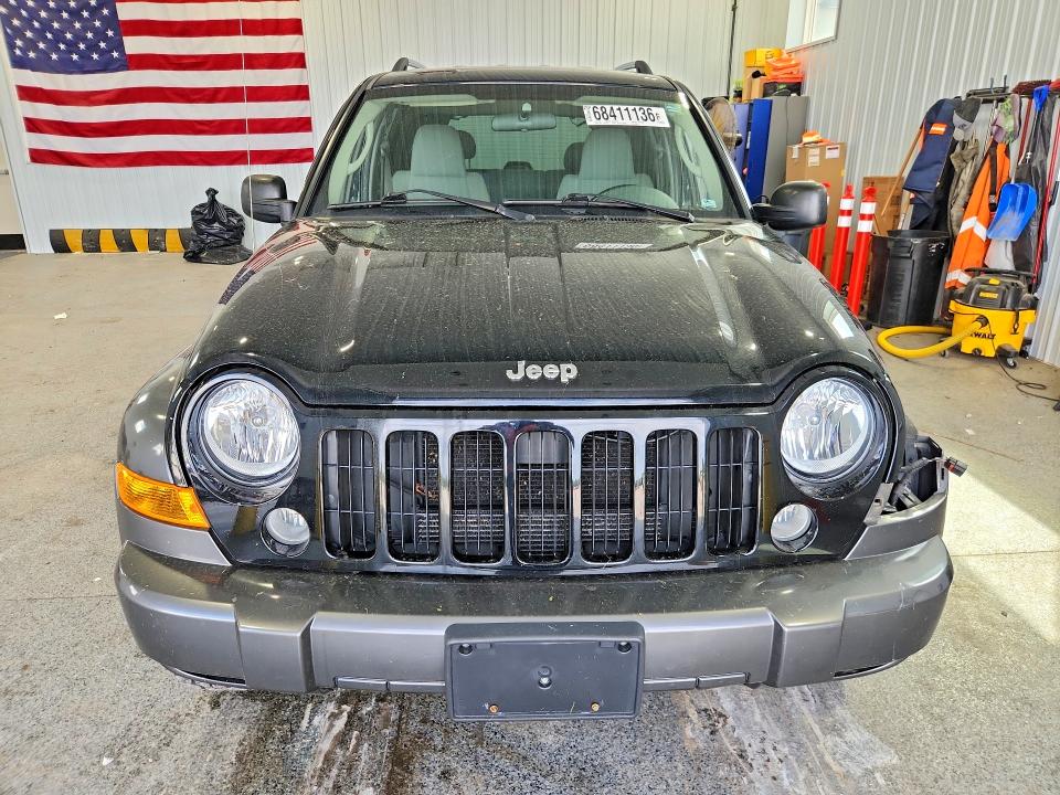 Photo 5 from auction – 2006 JEEP LIBERTY with VIN 1J4GL48K46W146887