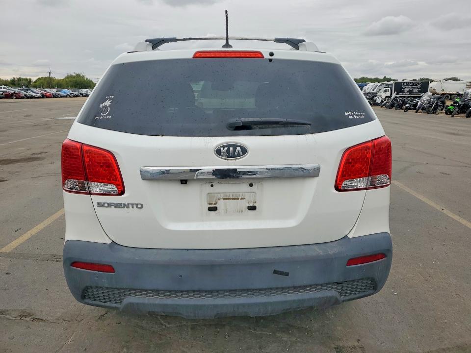Photo 6 from auction – 2012 KIA SORENTO with VIN 5XYKT3A66CG241855