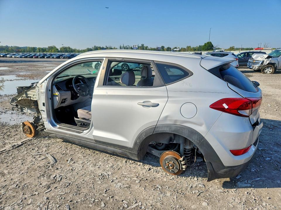 Снимка 2 от търг – 2016 HYUNDAI TUCSON с VIN KM8J3CA48GU145879