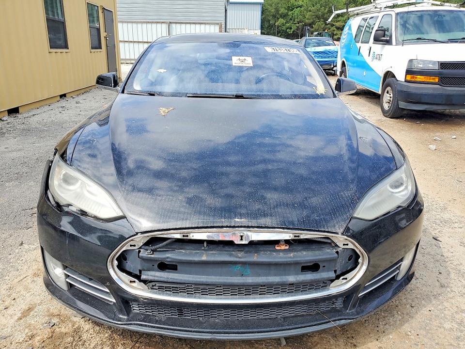 Photo 5 from auction – 2012 TESLA MODEL S with VIN 5YJSA1DP9CFS00576