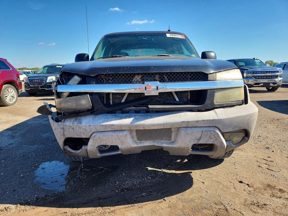 Photo 5 from auction – 2002 CHEVROLET AVALANCHE with VIN 3GNEK13T22G357939