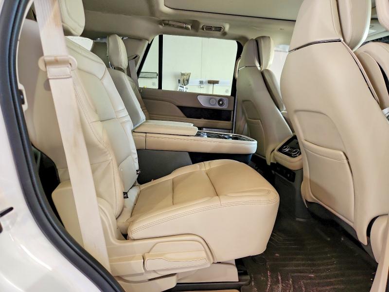 Photo 11 from auction – 2020 LINCOLN NAVIGATOR with VIN 5LMJJ2LT4LEL04807