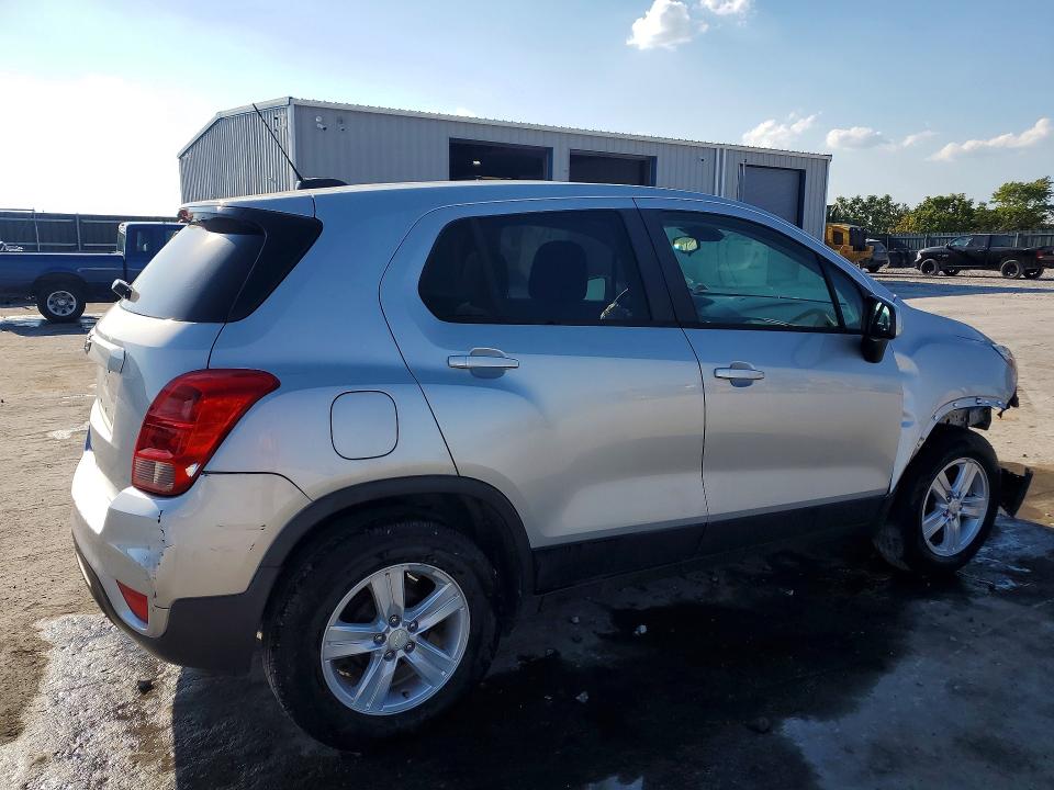 Photo 3 from auction – 2019 CHEVROLET TRAX with VIN 3GNCJKSB9KL371742