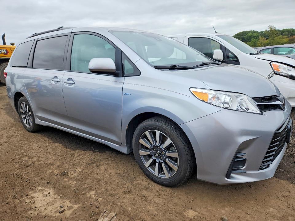 Zdjęcie 4 z aukcji – 2018 TOYOTA SIENNA z VIN 5TDJZ3DC4JS195602
