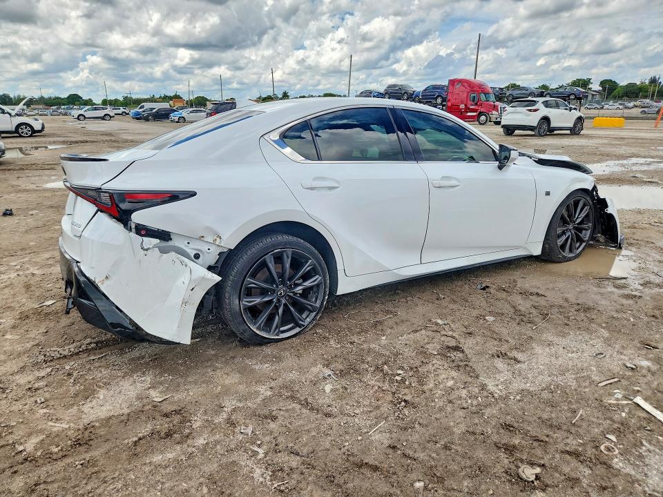 Foto 3 de la subasta – 2024 LEXUS IS 350 con VIN JTHBZ1B29R5080917