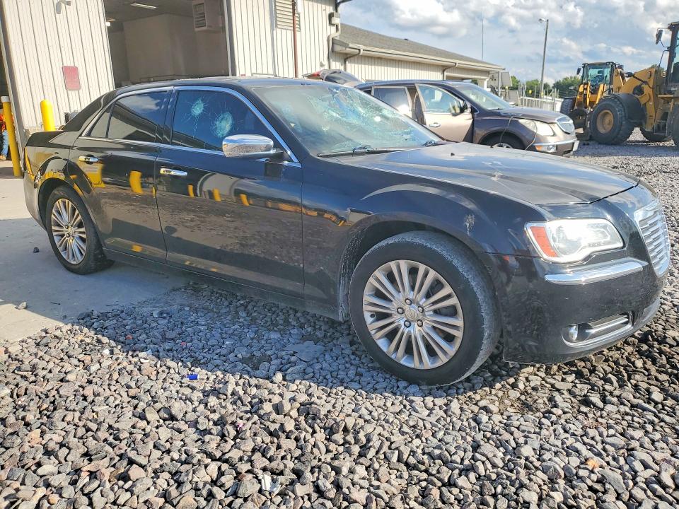 Снимка 4 от търг – 2014 CHRYSLER 300C с VIN 2C3CCAKT6EH128526