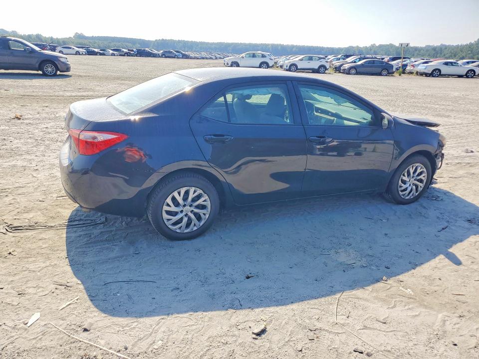 Photo 3 from auction – 2018 TOYOTA COROLLA with VIN 5YFBURHE2JP752968