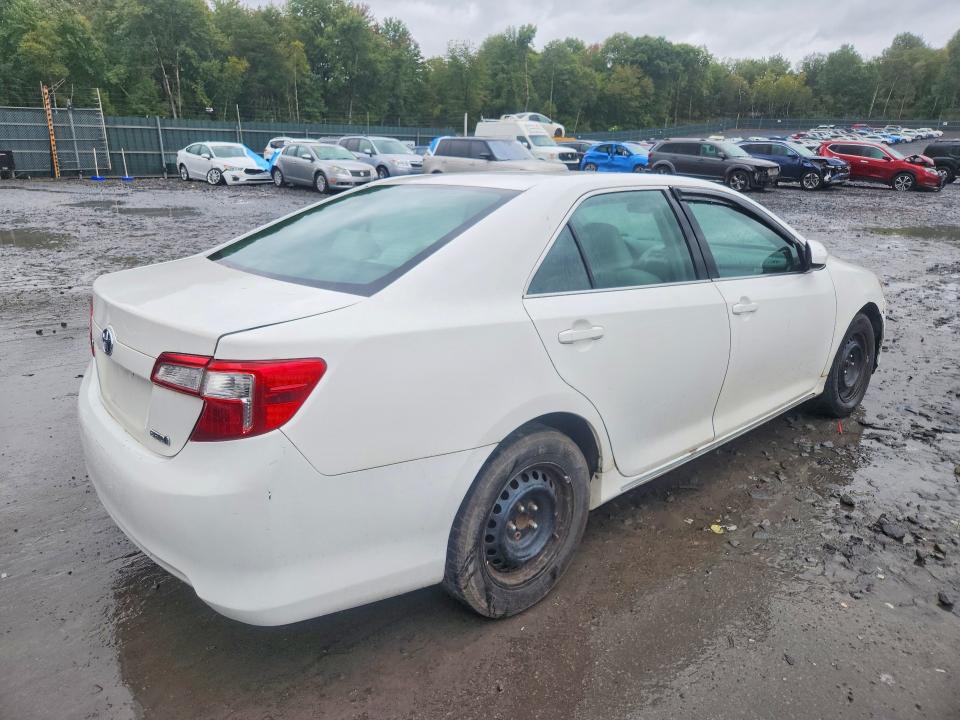 Снимка 3 от търг – 2014 TOYOTA CAMRY HYBRID с VIN 4T1BD1FK9EU138112