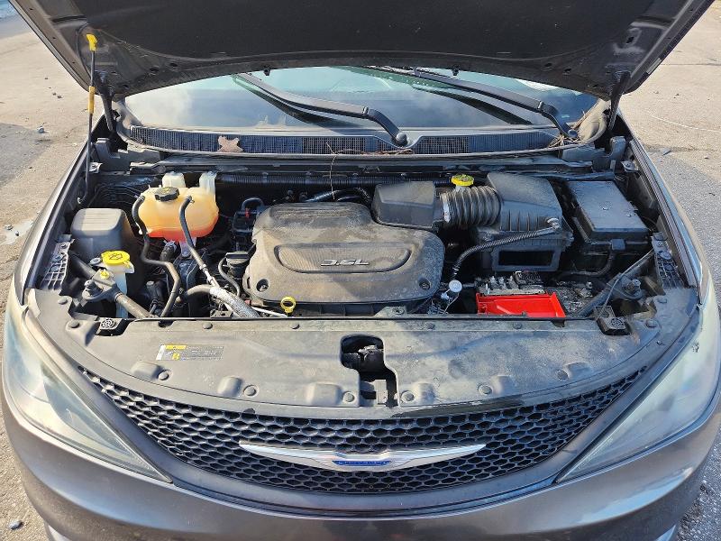 Photo 12 from auction – 2018 CHRYSLER PACIFICA with VIN 2C4RC1AG9JR193305