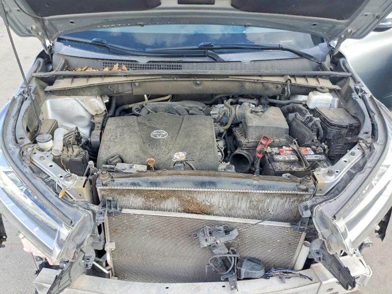 Снимка 12 от търг – 2019 TOYOTA HIGHLANDER с VIN 5TDYZRFH1KS333673