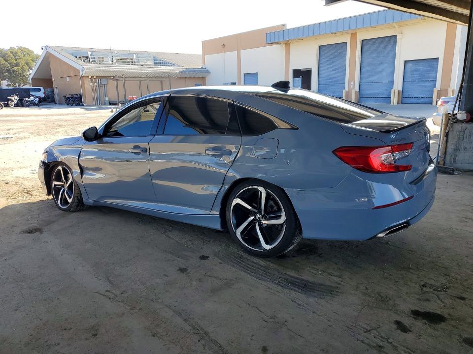 Снимка 2 от търг – 2022 HONDA ACCORD с VIN 1HGCV1F30NA055623