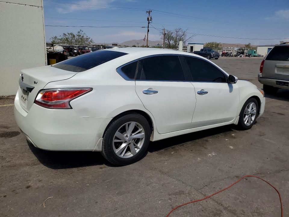 Photo 3 from auction – 2015 NISSAN ALTIMA with VIN 1N4AL3AP3FC226815