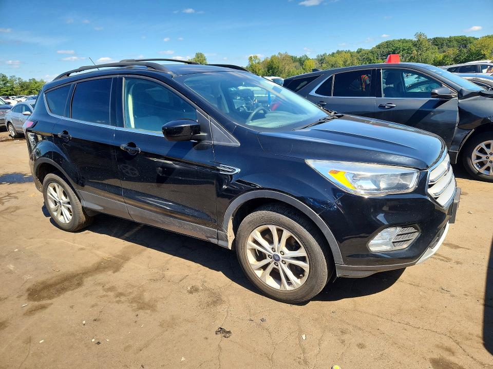 Снимка 4 от търг – 2018 FORD ESCAPE с VIN 1FMCU9GD9JUB78932