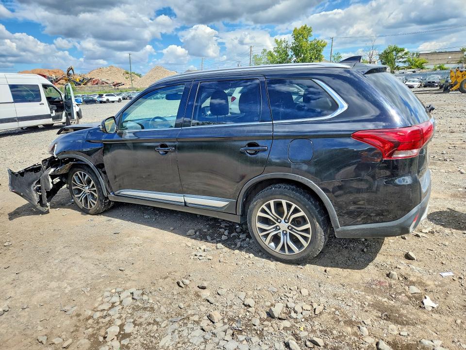 Photo 2 from auction – 2017 MITSUBISHI OUTLANDER with VIN JA4AZ3A39HZ063121