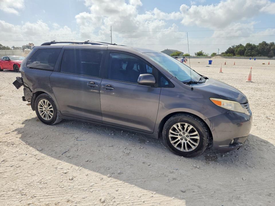 Photo 4 from auction – 2011 TOYOTA SIENNA with VIN 5TDYK3DC6BS138662