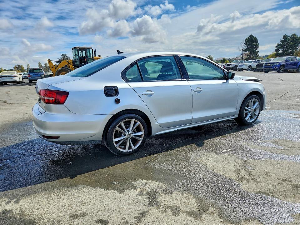 Photo 3 from auction – 2016 VOLKSWAGEN JETTA with VIN 3VW167AJ5GM342275