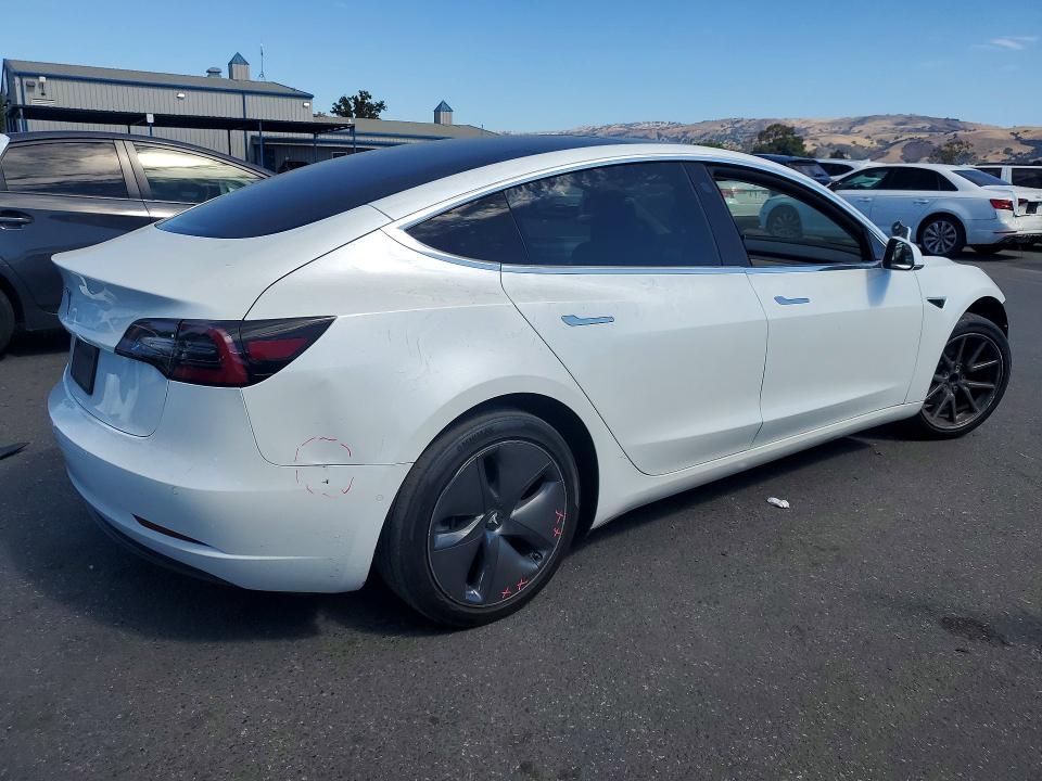صورة رقم 3 من المزاد - 2020 TESLA MODEL 3 مع VIN 5YJ3E1EA6LF804539