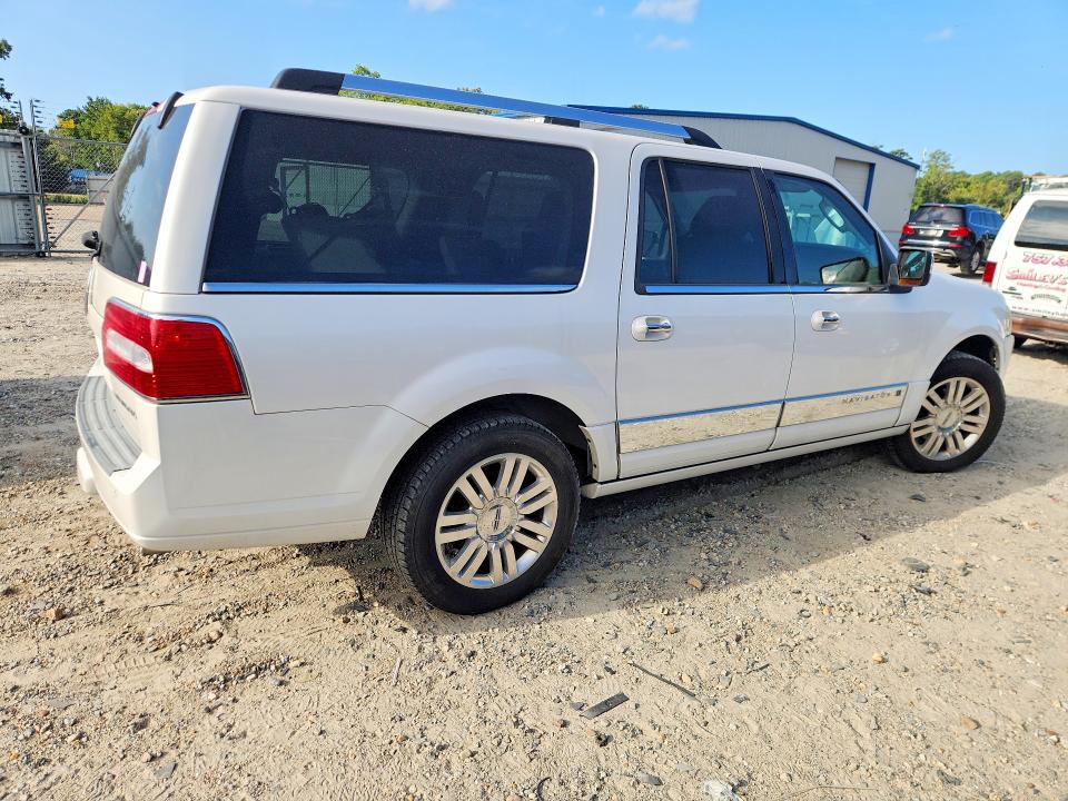 Photo 3 from auction – 2011 LINCOLN NAVIGATOR with VIN 5LMJJ3H54BEJ01141