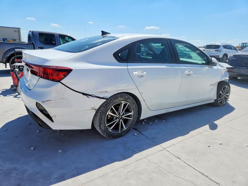 Photo 3 from auction – 2024 KIA FORTE with VIN 3KPF24AD5RE766694