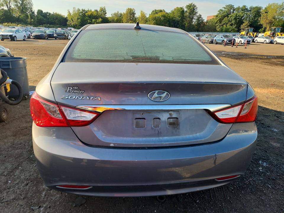 Photo 6 from auction – 2011 HYUNDAI SONATA with VIN 5NPEB4AC5BH245317