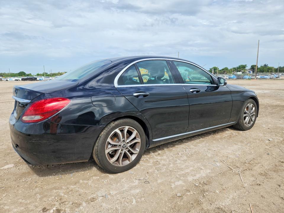 Снимка 3 от търг – 2017 MERCEDES-BENZ C с VIN 55SWF4JB9HU215274